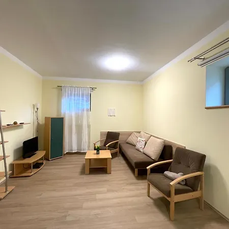 Apartment Ados