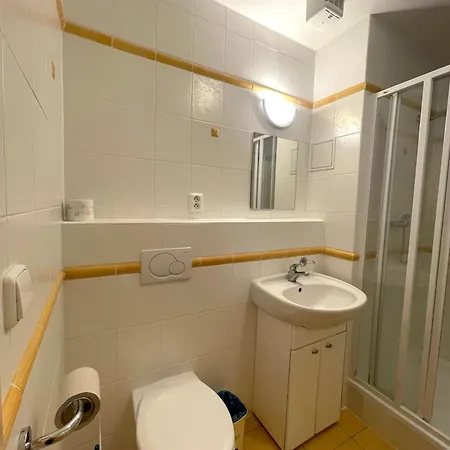 Ados Apartment *